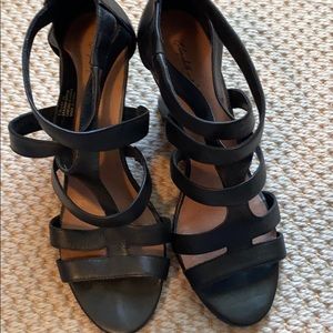 Wedge heels